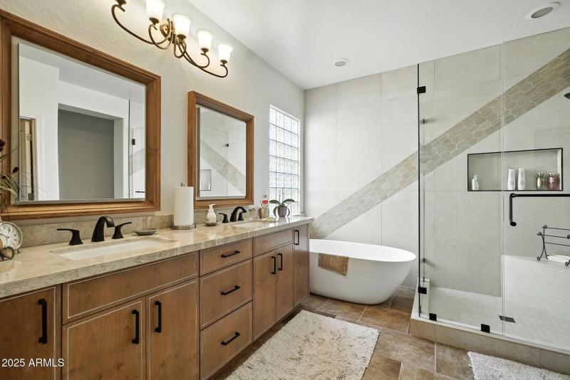 21-web-or-mls-_DSC2733 chris avery