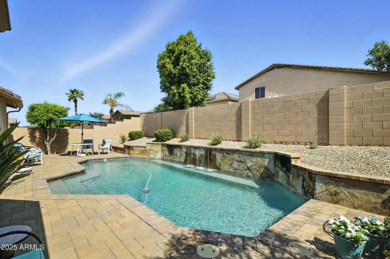 26-web-or-mls-_DSC2748 chris avery