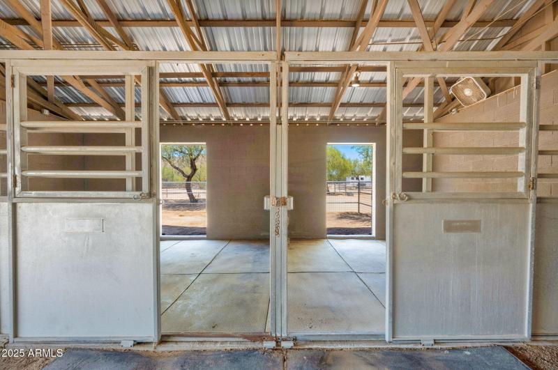 Stalls With Auto Waterers