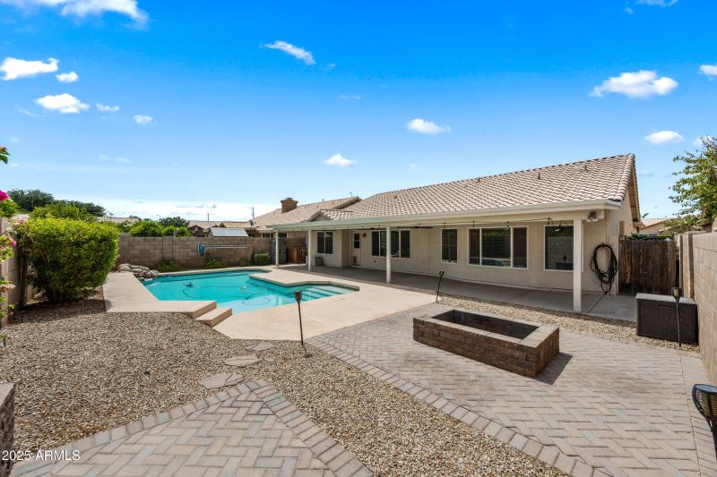 Firepit Surrounded by Pavers