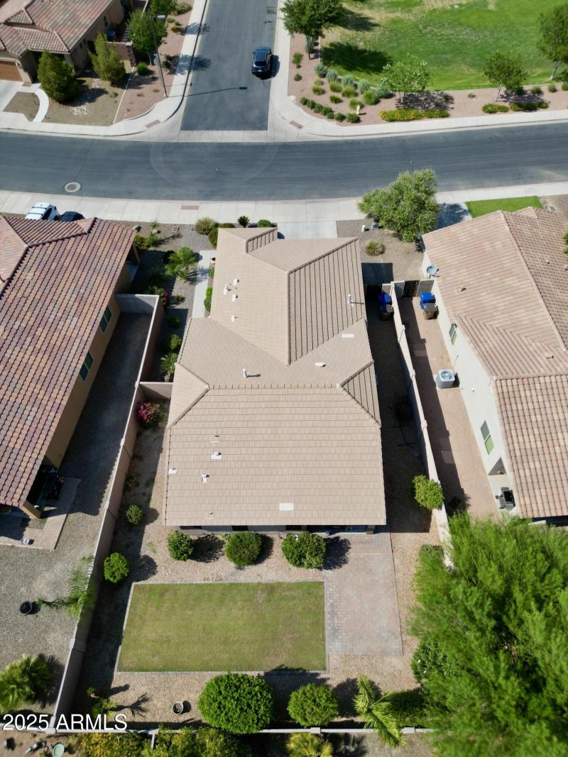 998BB5EA-44C4-4450-BE31-4029EBA22DB5_1_2