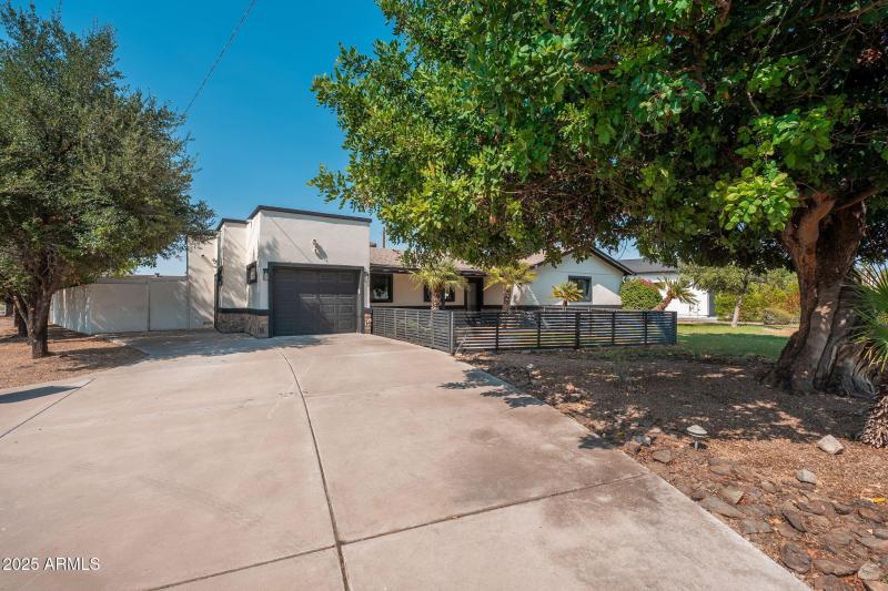 3002 E Glenrosa Ave, 07-15 - 12