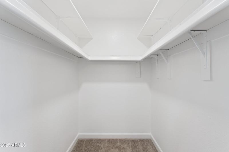 25-web-or-mls-18045-n-20th-ln