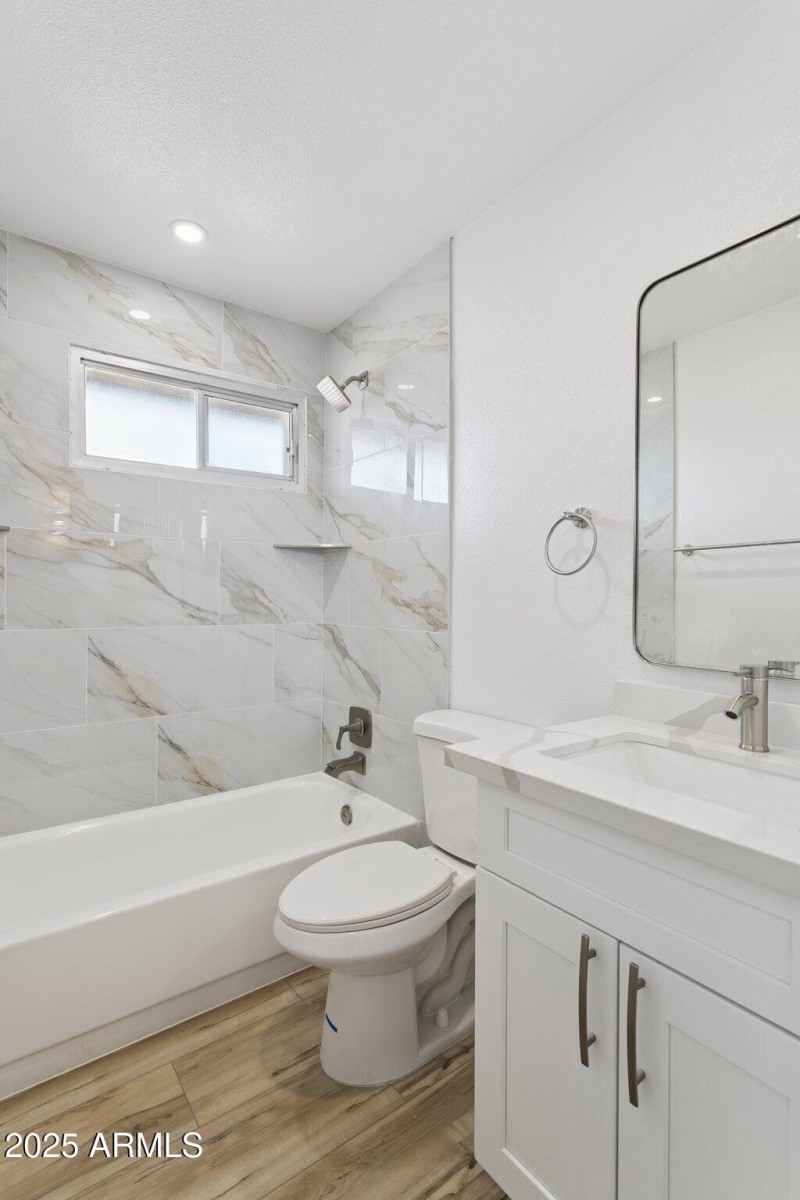 28-web-or-mls-18045-n-20th-ln