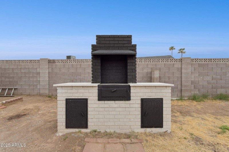 44-web-or-mls-18045-n-20th-ln