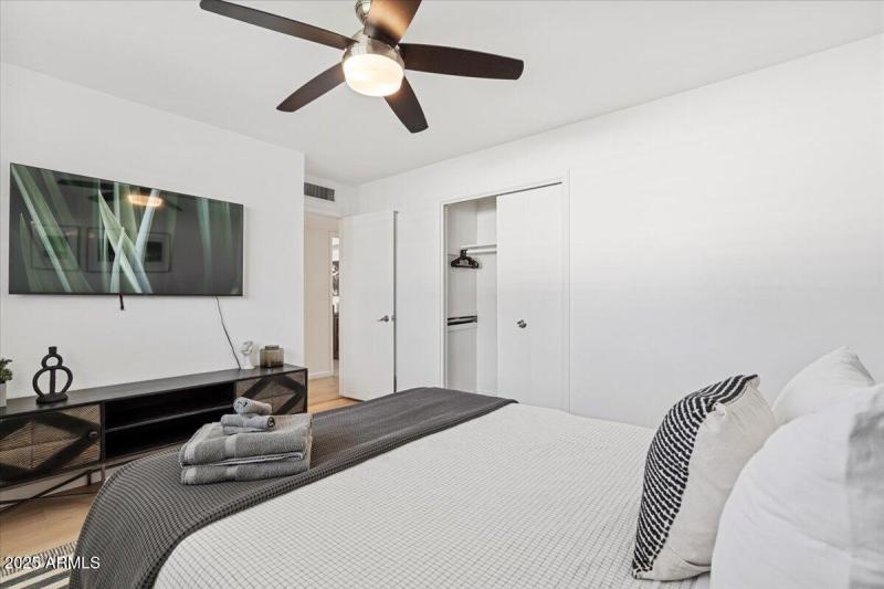 16-12_AustinDSC01711