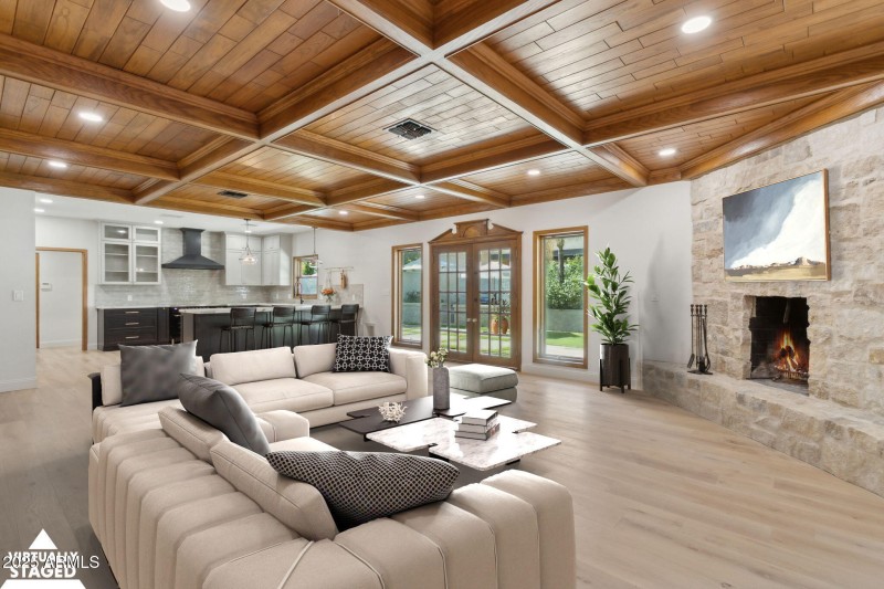 21-web-or-mls-230-w-morten-ave