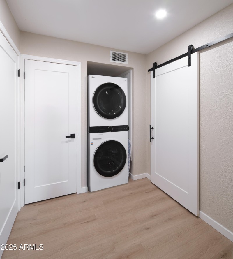 PROPERTYIMAGECO_8731EColumbusAve_WEB_22