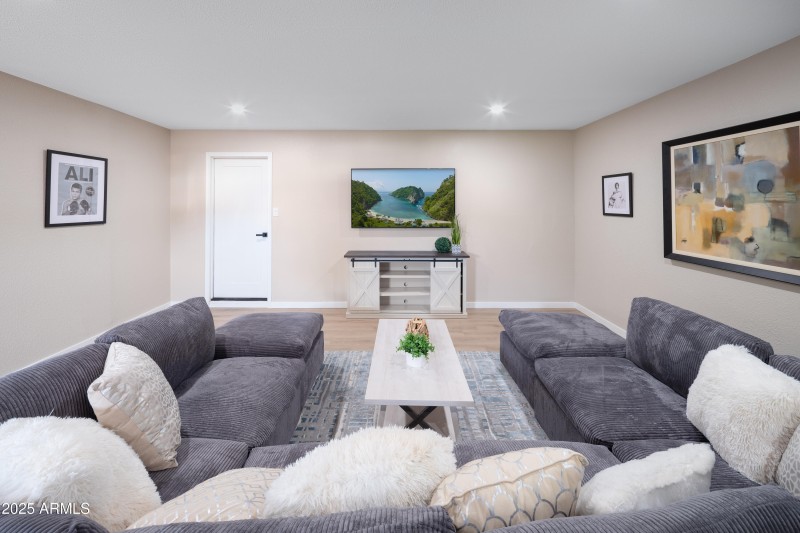 PROPERTYIMAGECO_8731EColumbusAve_WEB-39