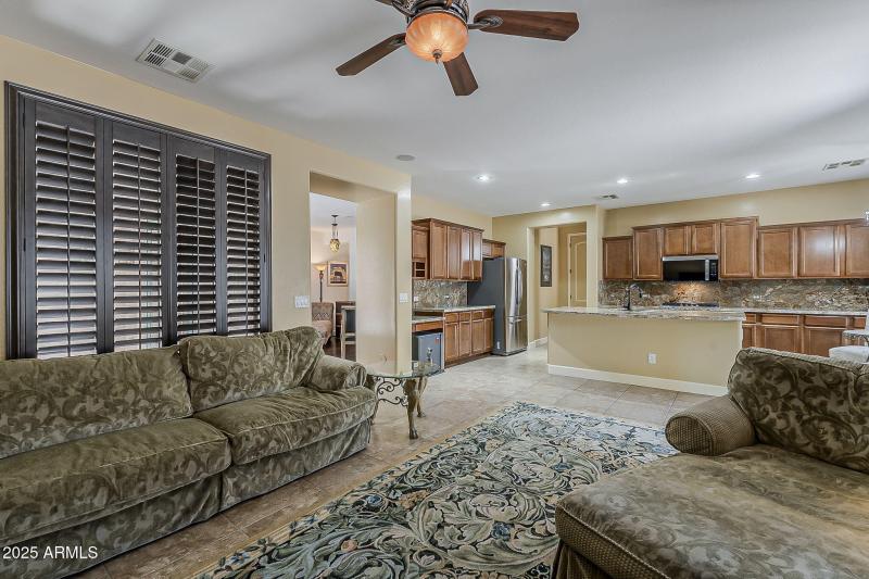 25-web-or-mls-Windsor-25