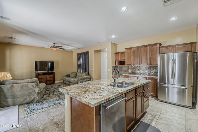 31-web-or-mls-Windsor-31