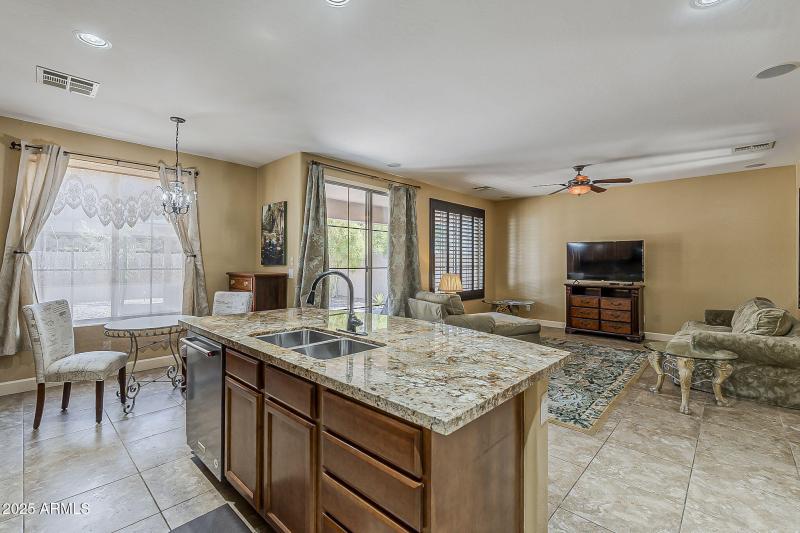 t33-web-or-mls-Windsor-33