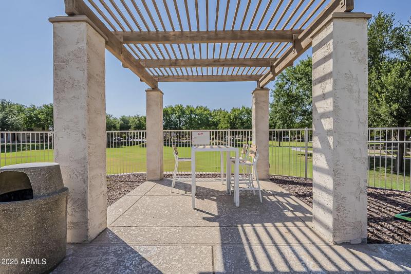 70-web-or-mls-Windsor Community-3