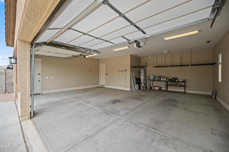 attached garage/with side exit door