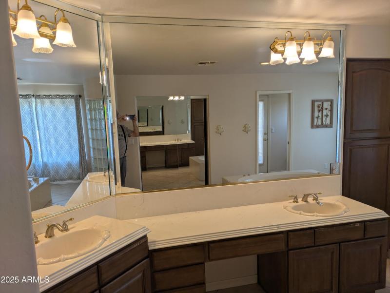 PXL_20250715_230649925