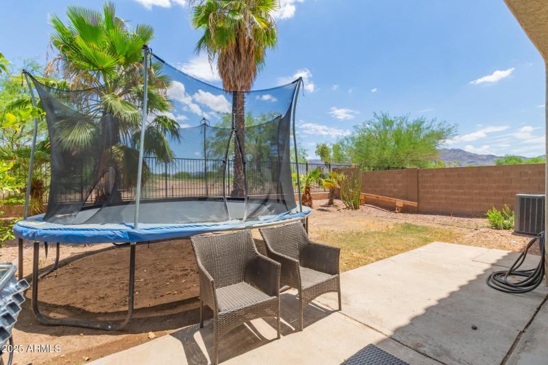 Spacious Backyard w/Mountain Views