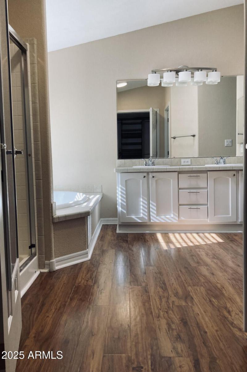 15) 52311-677cb1bdd7c82