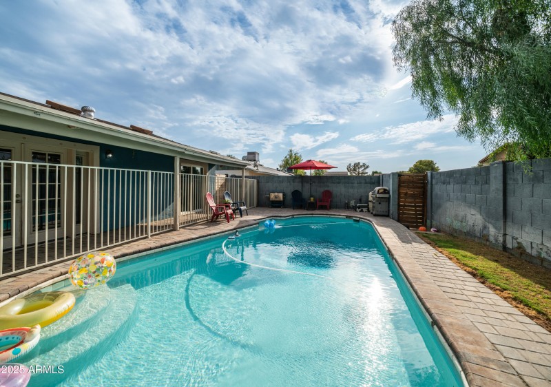 3854 W Mauna Loa Ln Exterior Photos-9