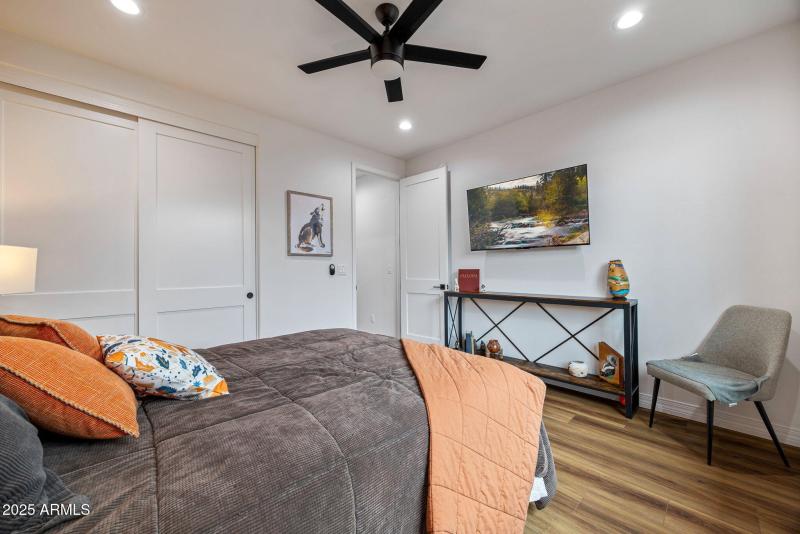 2344HellcatCir-Overgaard-AZ-22