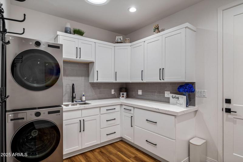 2344HellcatCir-Overgaard-AZ-23