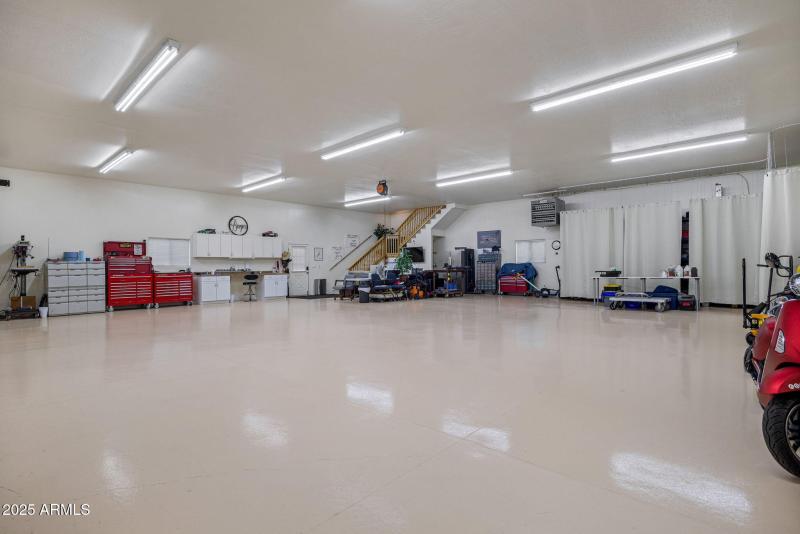 2344HellcatCir-Overgaard-AZ-35