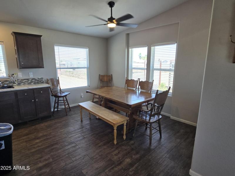 Mesquite Avenue - Dinning Area 1