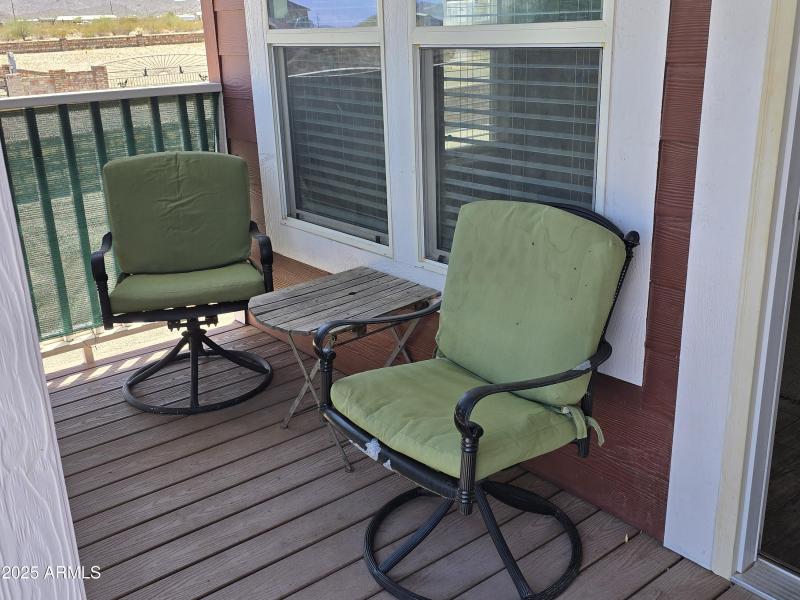 Mesquite Avenue - Front Porch