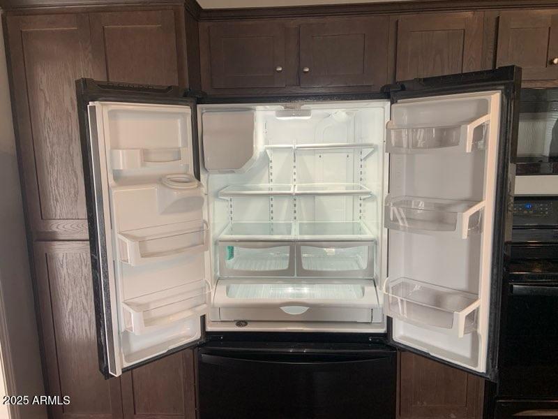 Mesquite Avenue - Refrigerator 3