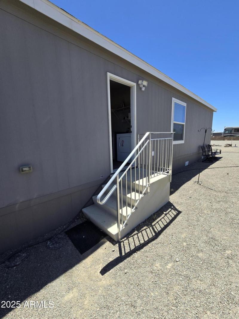 Mesquite Avenue - Backdoor Entrance