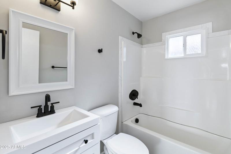 Dahlia hall bathroom