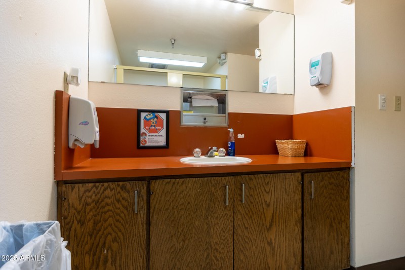 Women_s Restroom View