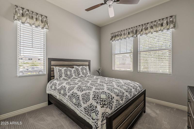 38-web-or-mls-Smoketree-38