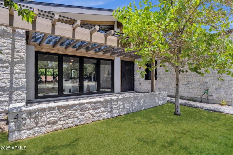 Close Exterior Front