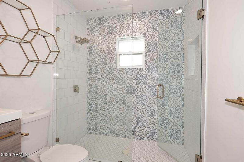 Hall Bath-Shower
