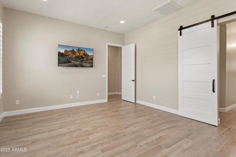 16-21248 W Hillcrest Blvd