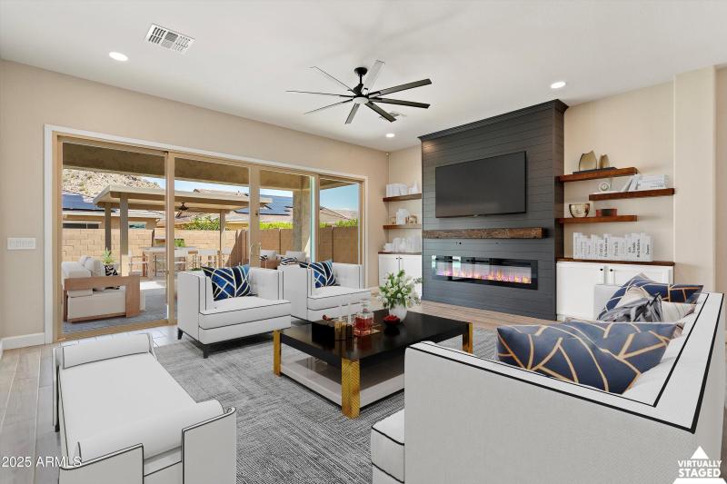 06-21248 W Hillcrest Blvd