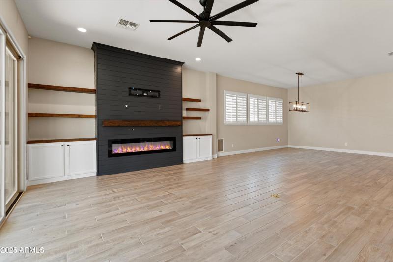 07-21248 W Hillcrest Blvd