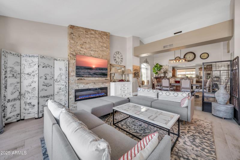 5741 W Soft Wind Dr-18