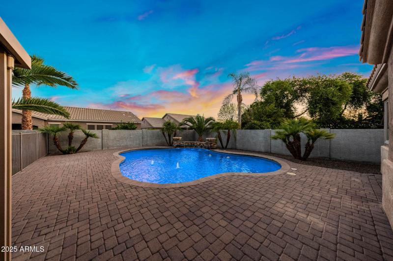 Enjoy summer evenings in the pool