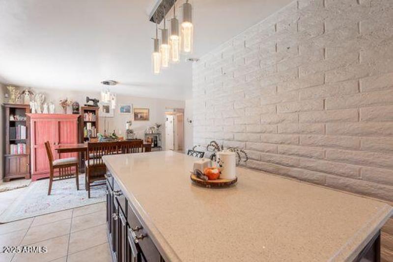 Large Kitchen Island & Seating