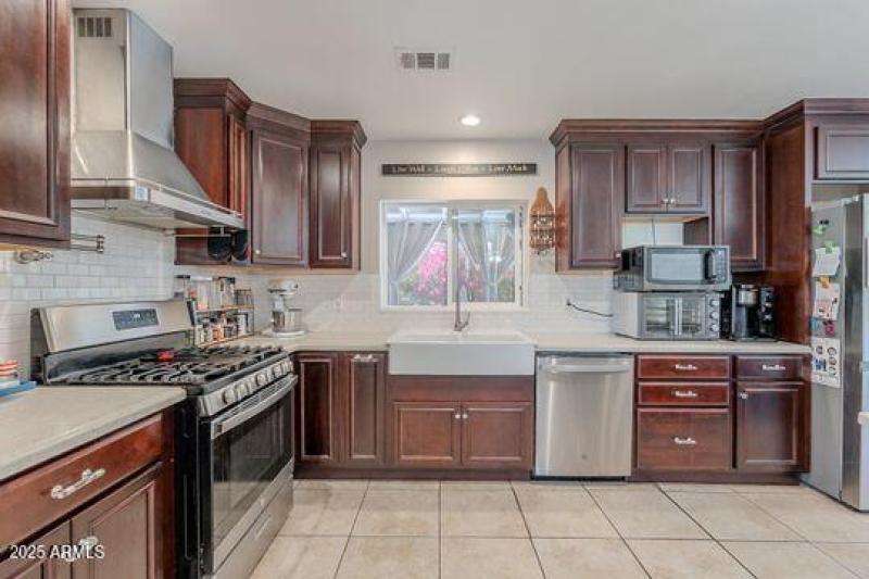 Chef’s Kitchen with Upgrades