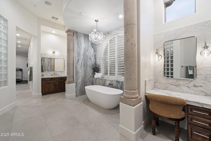 Spa-Inspired Primary Bath