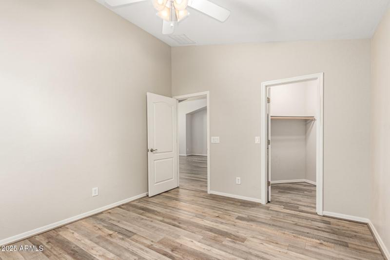 Upstairs bedroom 2 w: walk-in closet 2