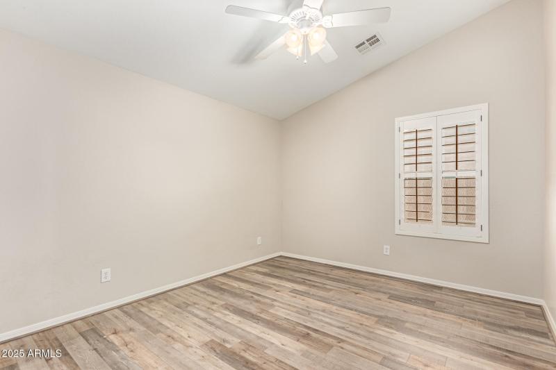 Upstairs bedroom 2 w: walk-in closet