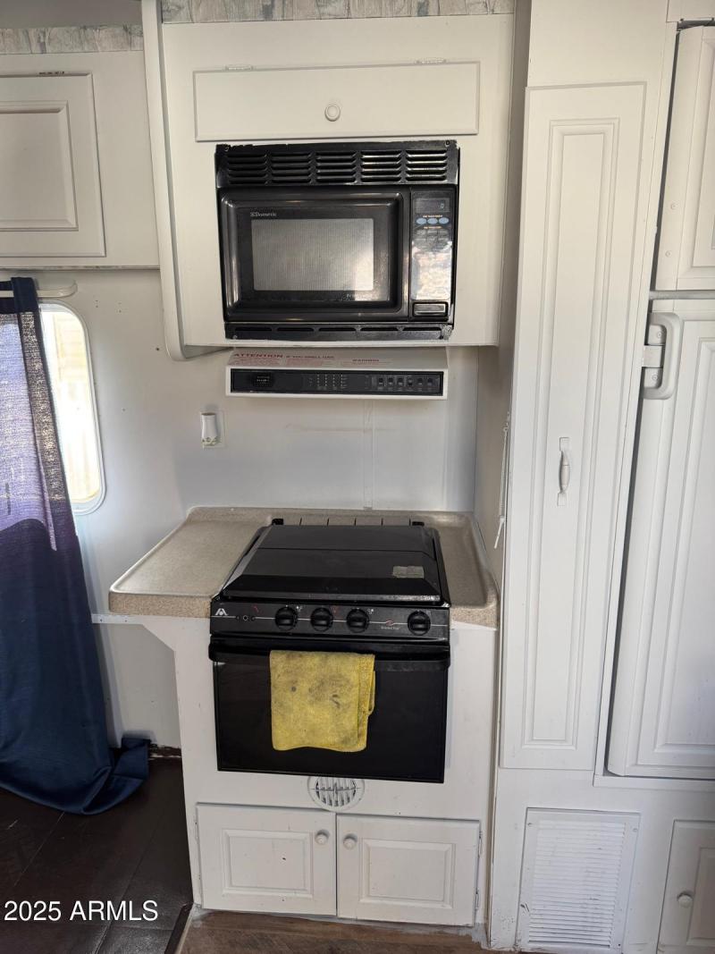 ee3ff55d-a791-467b-aa63-7b6da382231a