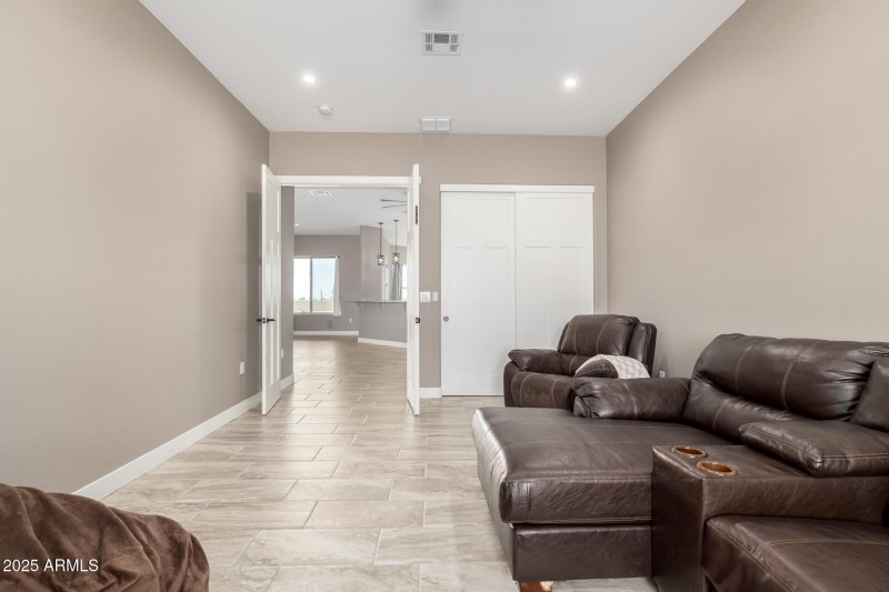 Additional Bedroom/Den