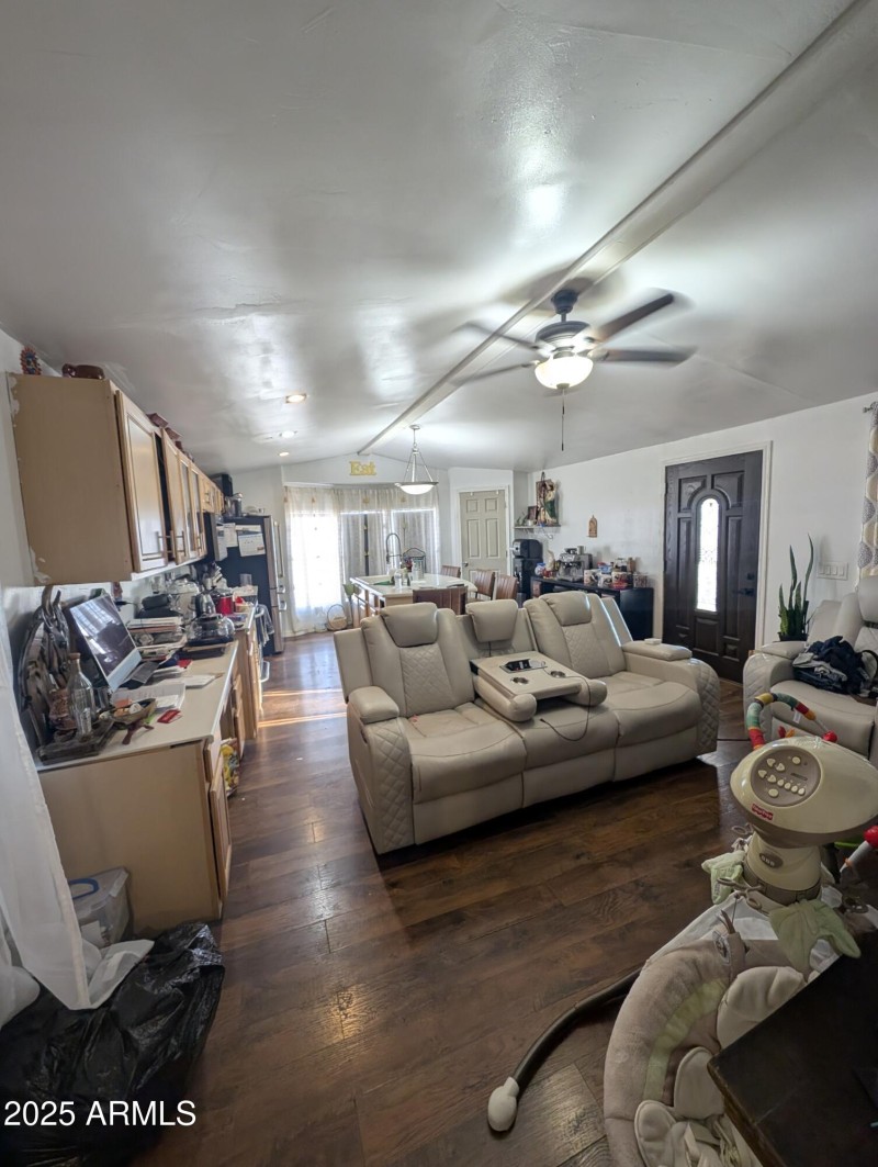 PXL_20250719_011916635.MP