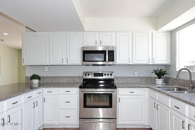 Kitchen-Backsplash Feature