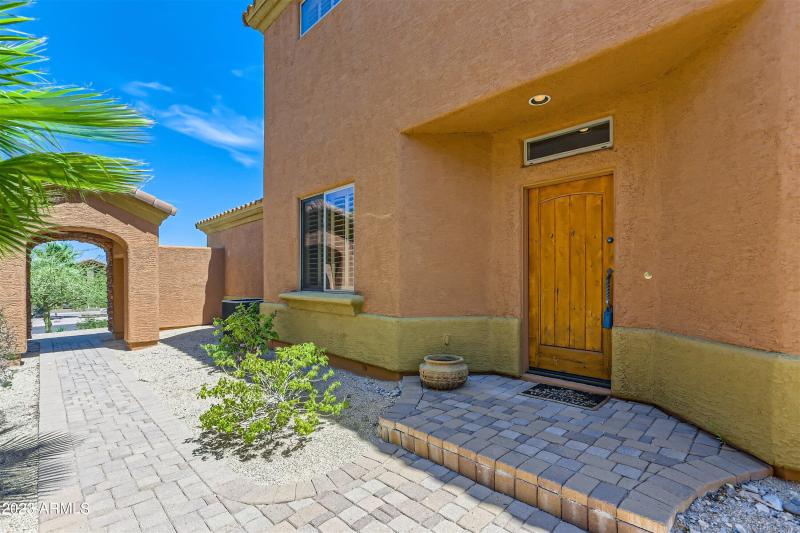 ENTRY COURTYARD & DOOR