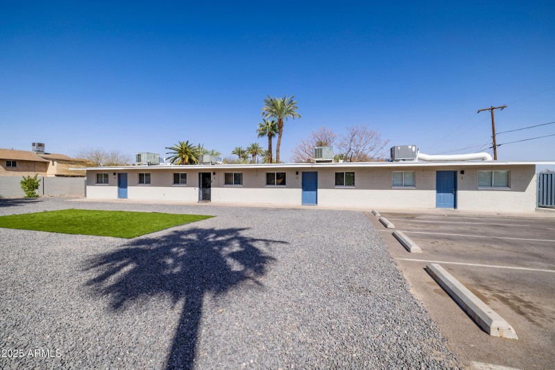 5632_5645_S_Montezuma_St_04